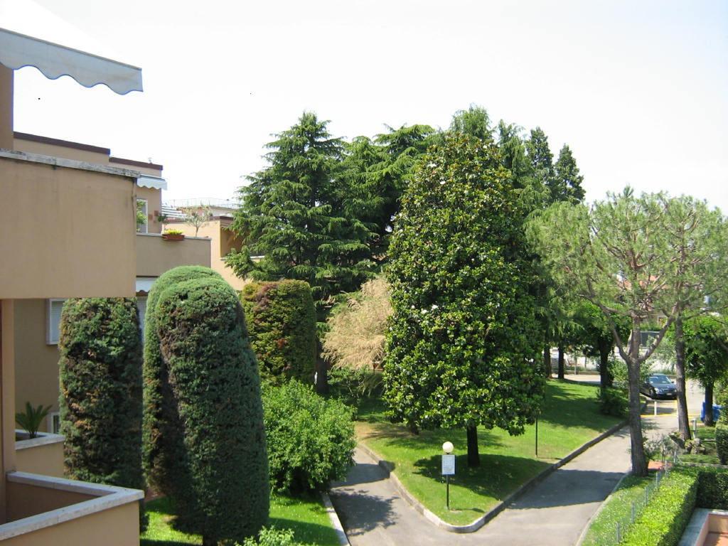 Residence La Madonnina Peschiera del Garda Luaran gambar