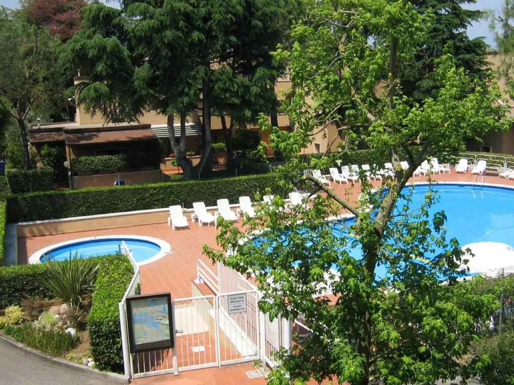 Residence La Madonnina Peschiera del Garda Luaran gambar