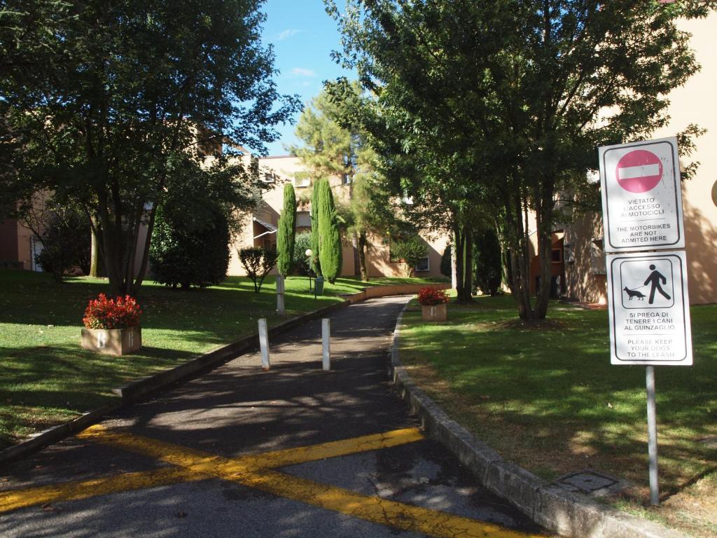 Residence La Madonnina Peschiera del Garda Luaran gambar